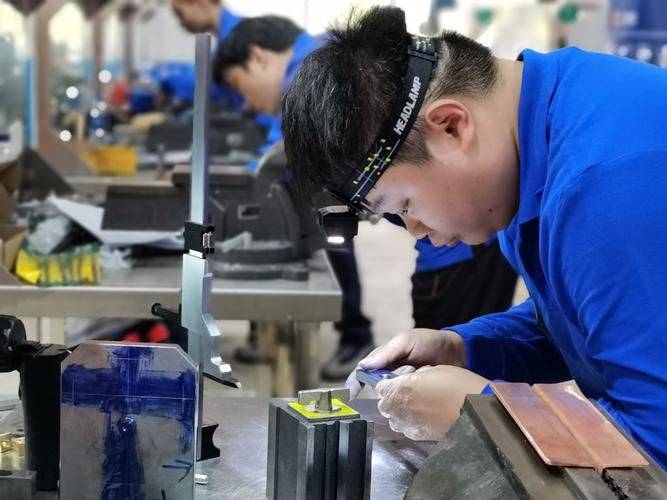北京钳工招聘信息全攻略，应聘钳工岗位的步骤指南（初学者与进阶者参考）