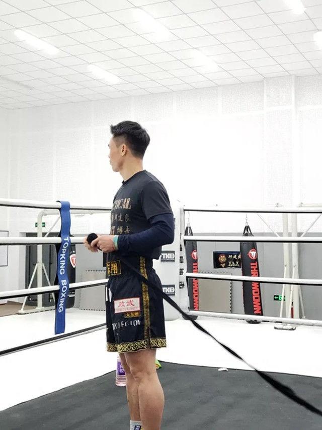 邱建良最新赛事视频回顾与小巷特色小店探寻记