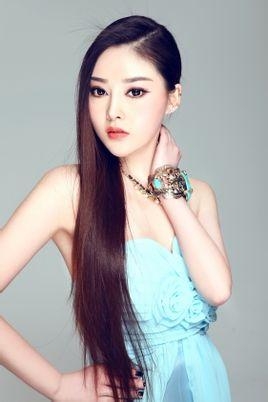 模特演员，时代之光下的璀璨星辰闪耀者