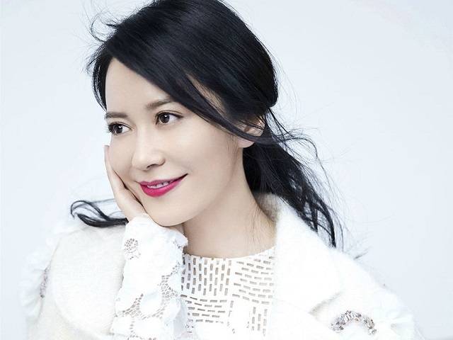 50岁以上女明星,50岁以上女明星的逃离繁华，寻找内心平静之旅