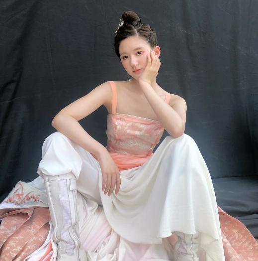 矮个子女明星的星光璀璨之路