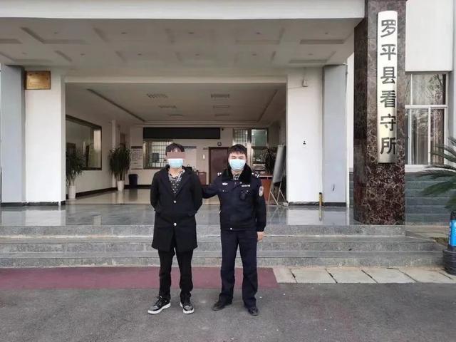 罗平警方最新动态揭秘，小巷深处的独特发现之旅